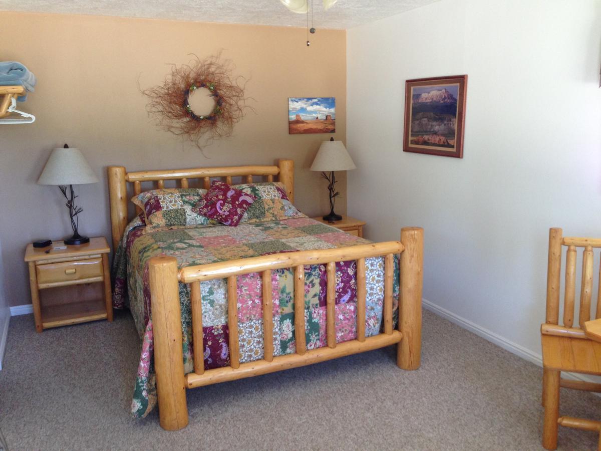 Bullberry Inn Bed & Breakfast Tropic Bagian luar foto