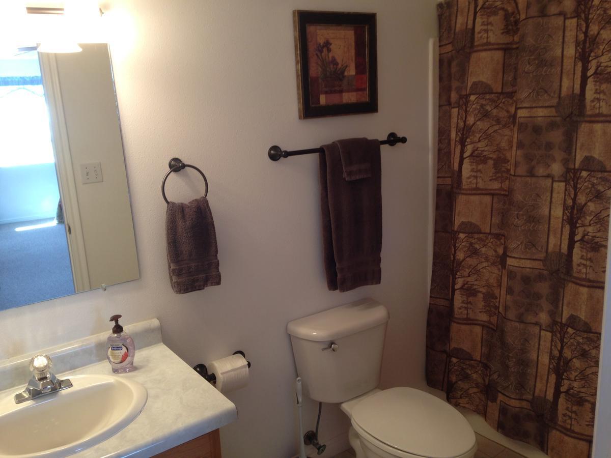 Bullberry Inn Bed & Breakfast Tropic Bagian luar foto