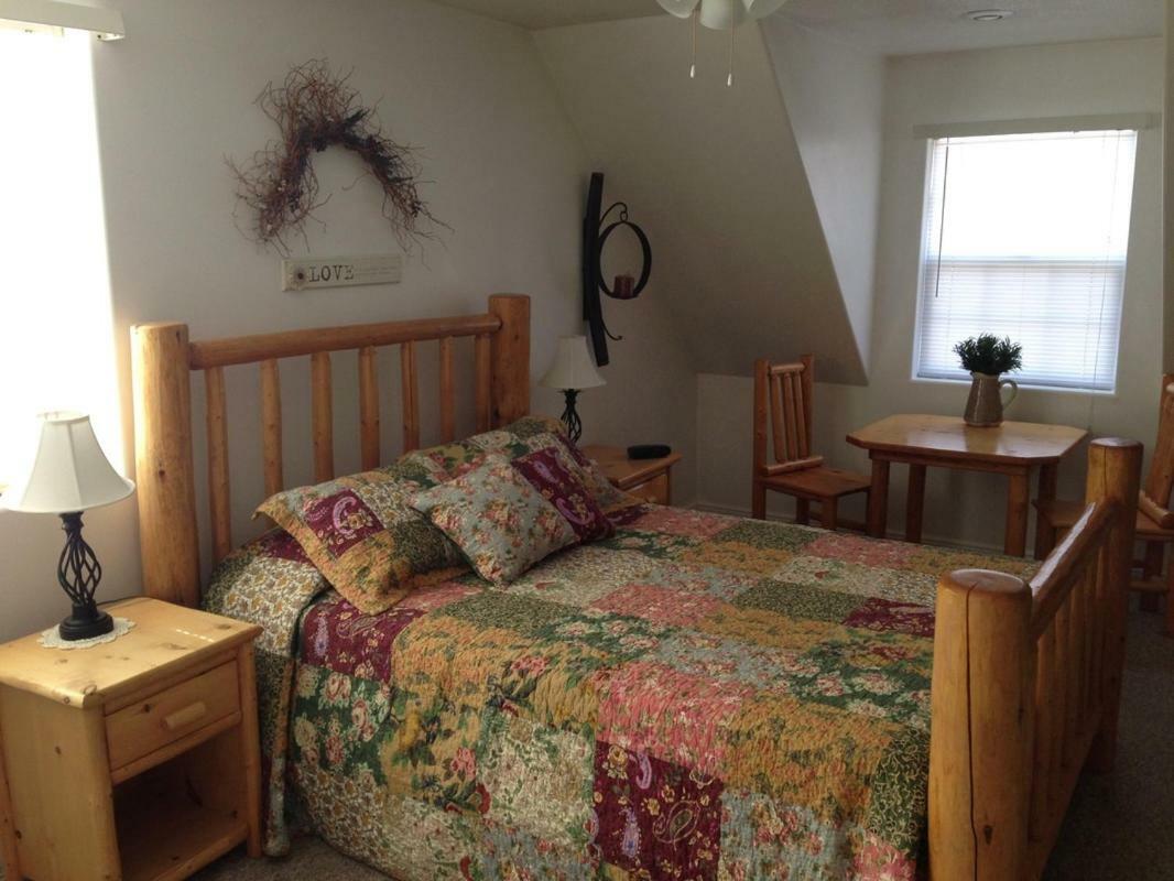 Bullberry Inn Bed & Breakfast Tropic Bagian luar foto