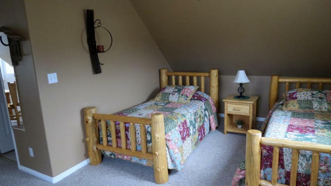 Bullberry Inn Bed & Breakfast Tropic Bagian luar foto